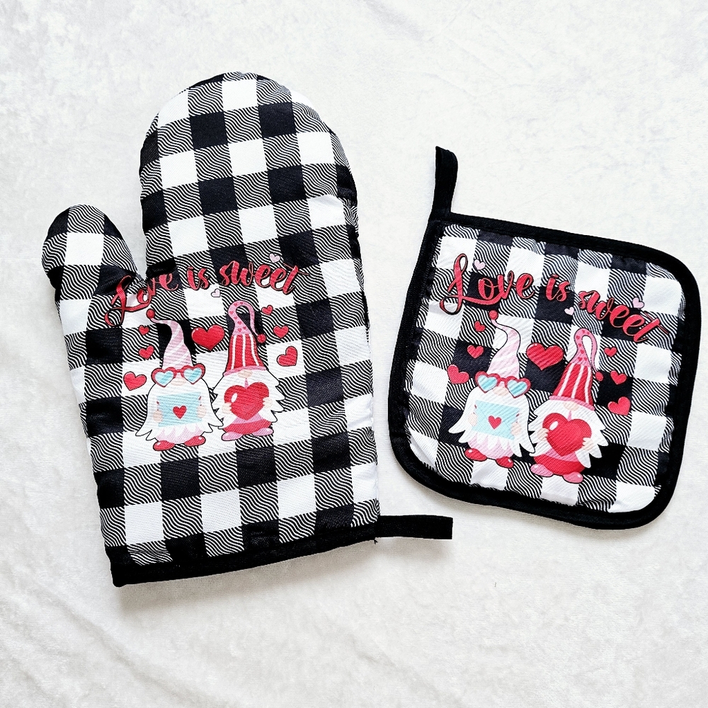 ❤️Black and White Checkered Oven Mitt and Pot Holder Set "Love Is Sweet"